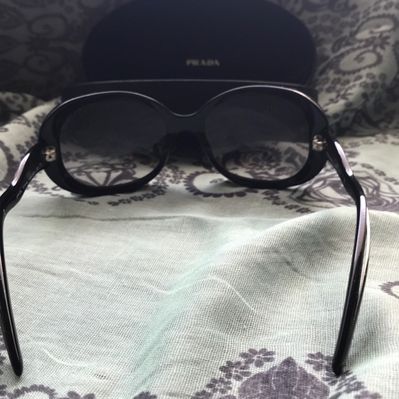 Women’s Prada Sunglasses; Authentic - Picture 4 of 5